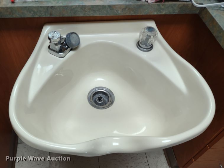 image for item MD9369 Salon equipment