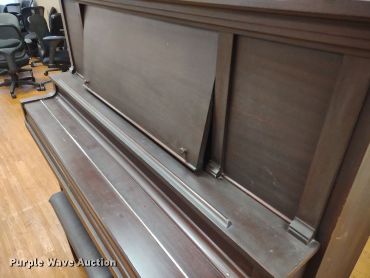 image for item MD9497 Washburn  piano