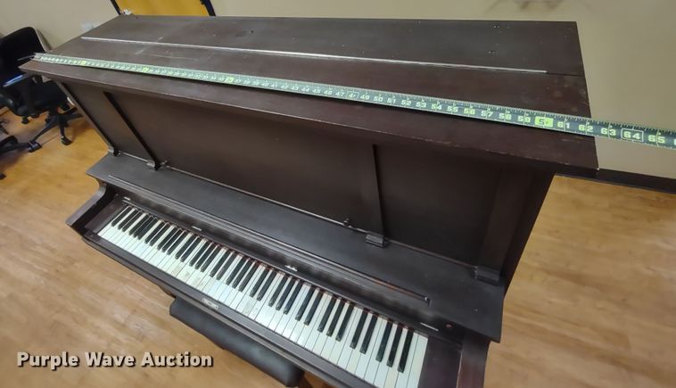 image for item MD9497 Washburn  piano