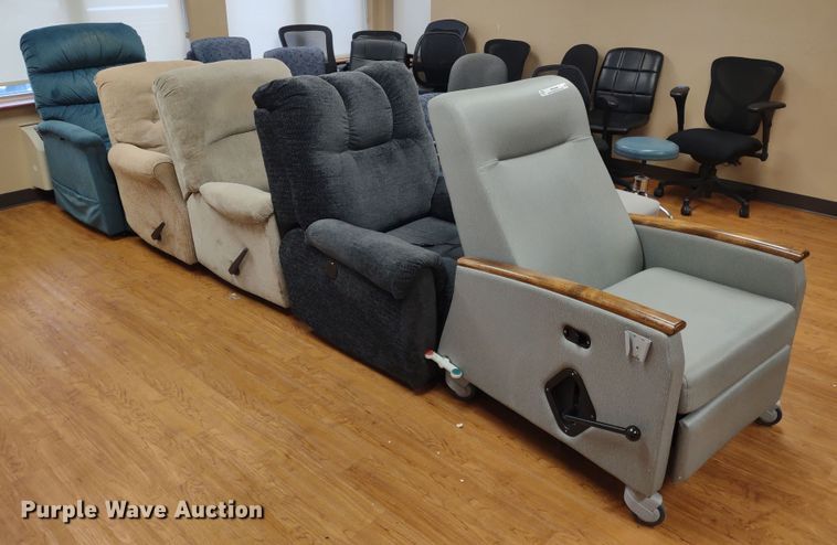 image for item MD9499 (32) chairs