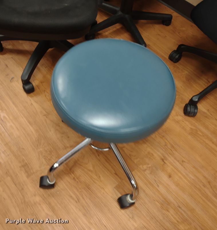 image for item MD9499 (32) chairs