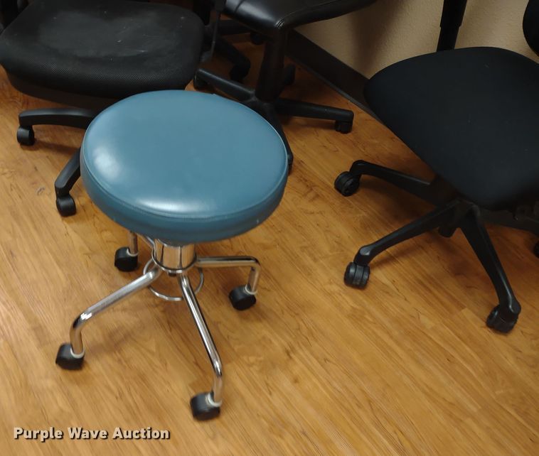 image for item MD9499 (32) chairs
