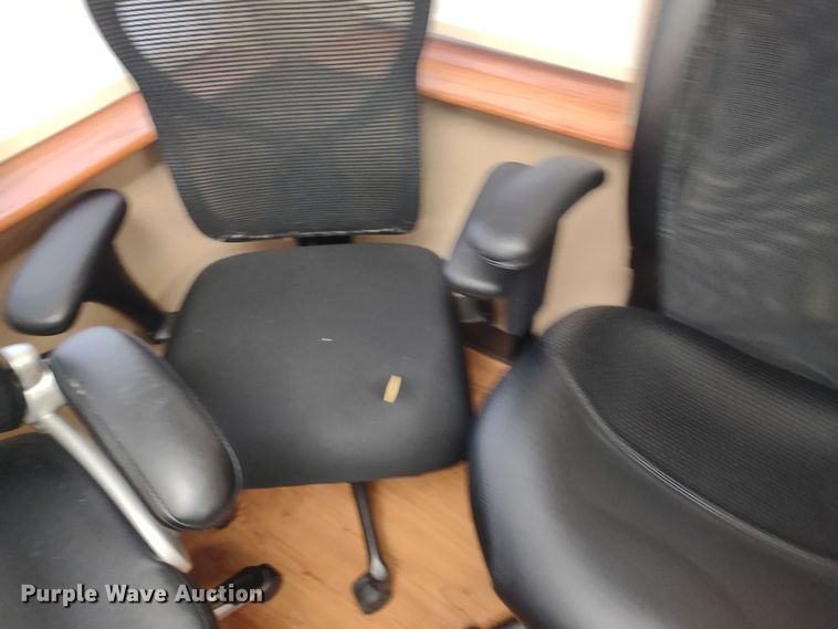 image for item MD9499 (32) chairs
