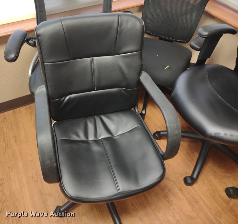 image for item MD9499 (32) chairs