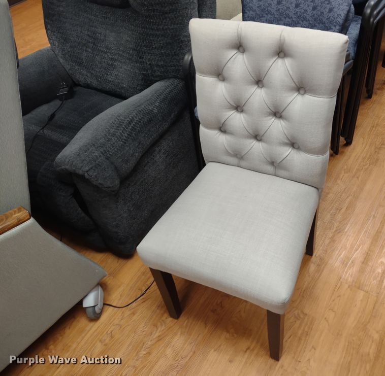 image for item MD9499 (32) chairs