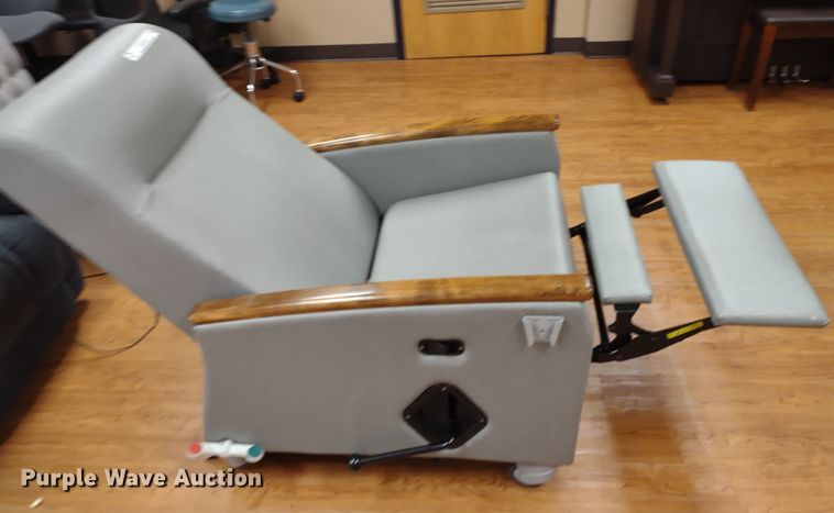 image for item MD9499 (32) chairs