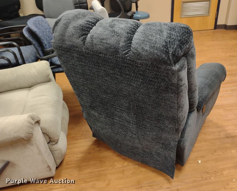 image for item MD9499 (32) chairs