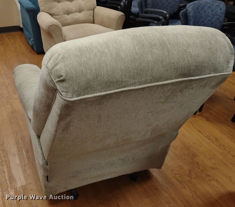 image for item MD9499 (32) chairs