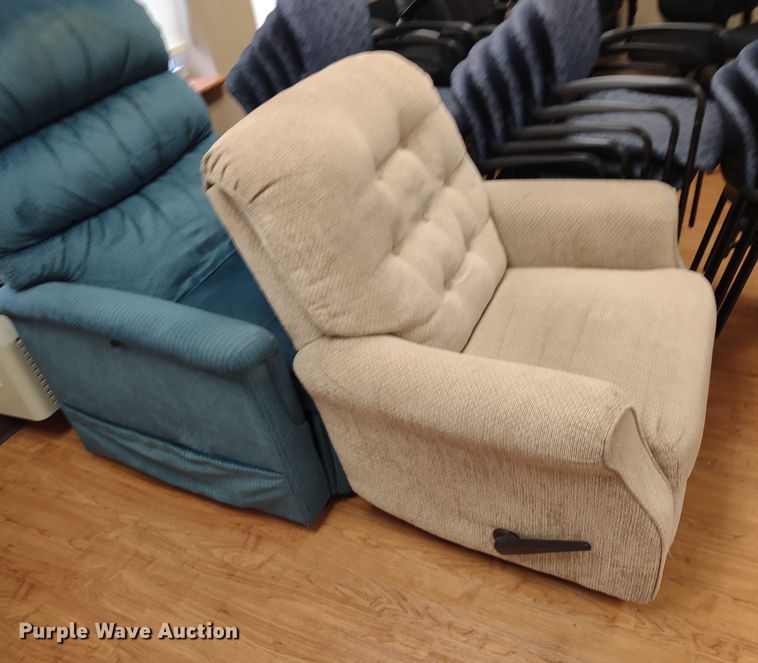 image for item MD9499 (32) chairs