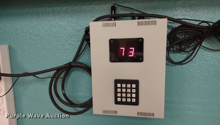 image for item MD9501 Santa Anita  MCF-75  bingo flashboard