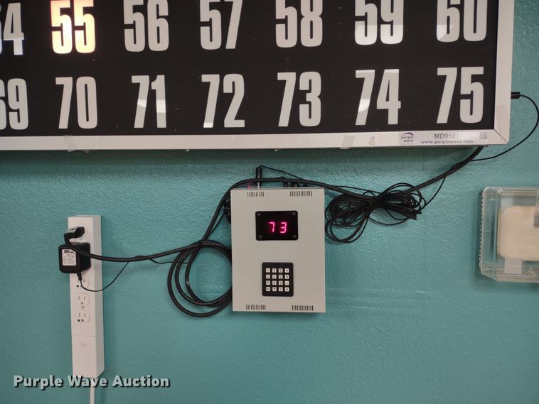 image for item MD9501 Santa Anita  MCF-75  bingo flashboard