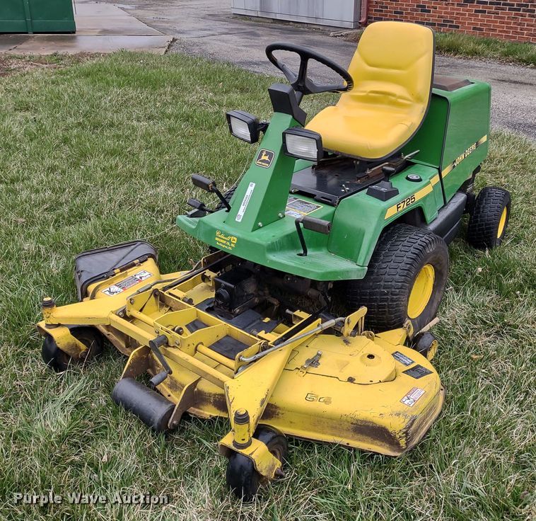 image for item MD9503 John Deere F725  lawn mower