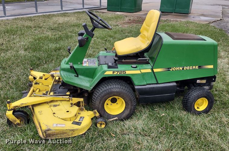 image for item MD9503 John Deere F725  lawn mower