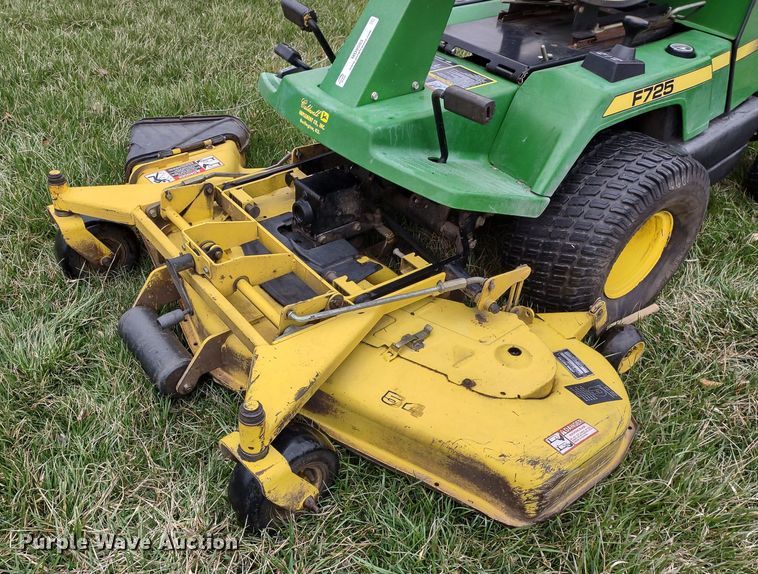 image for item MD9503 John Deere F725  lawn mower