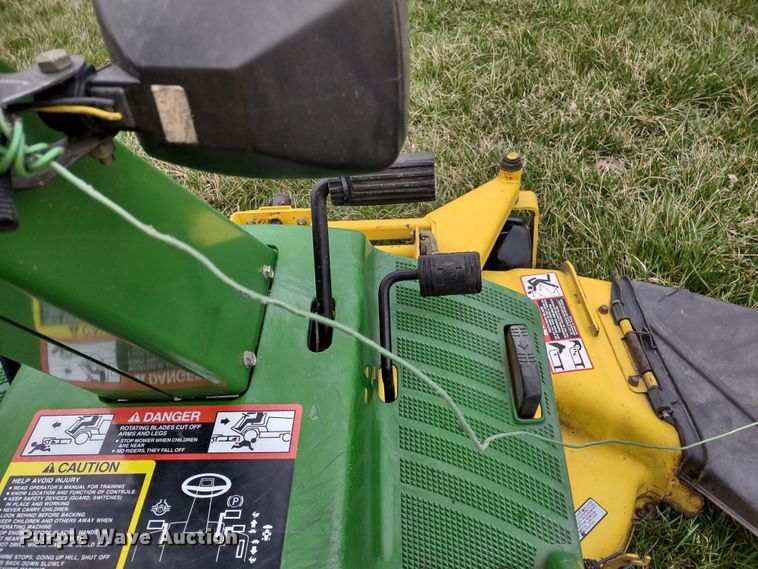 image for item MD9503 John Deere F725  lawn mower