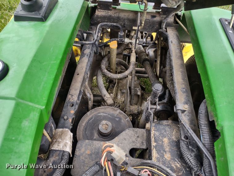 image for item MD9503 John Deere F725  lawn mower