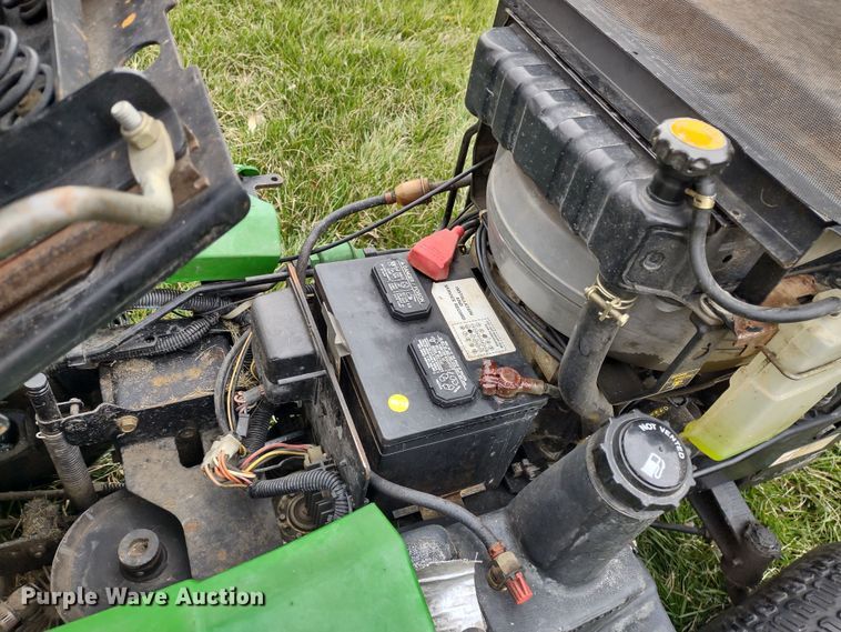 image for item MD9503 John Deere F725  lawn mower