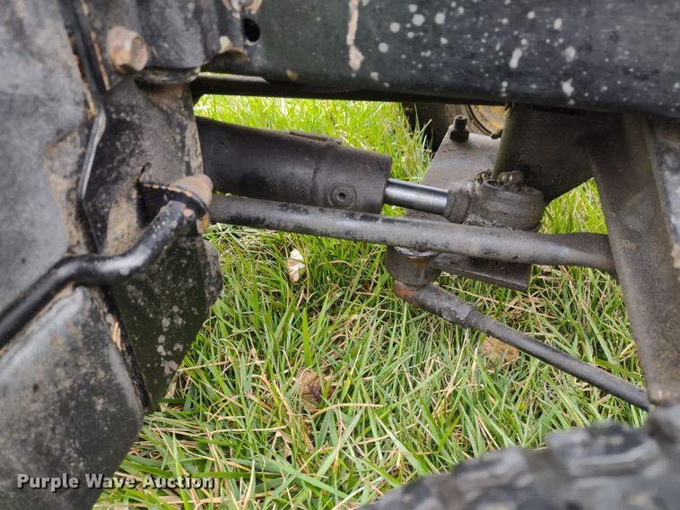 image for item MD9503 John Deere F725  lawn mower