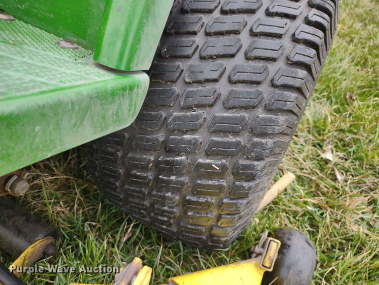 image for item MD9503 John Deere F725  lawn mower