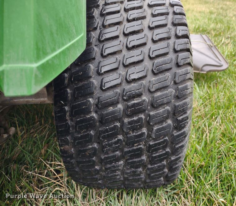 image for item MD9503 John Deere F725  lawn mower