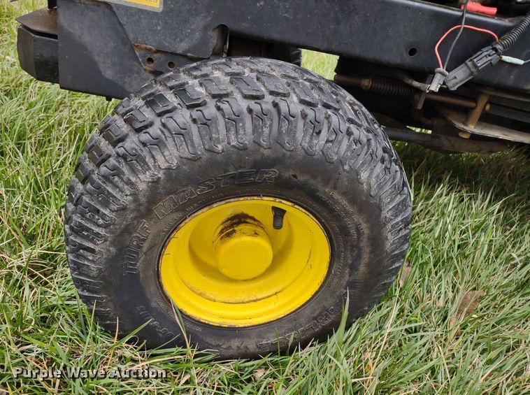 image for item MD9503 John Deere F725  lawn mower