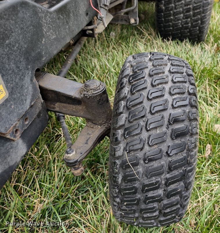 image for item MD9503 John Deere F725  lawn mower