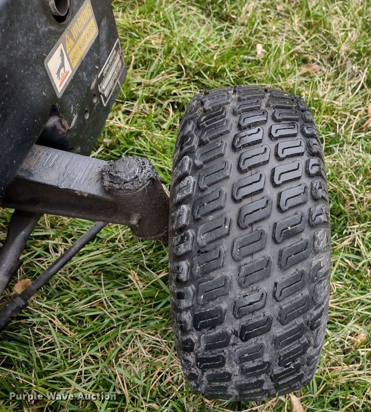 image for item MD9503 John Deere F725  lawn mower