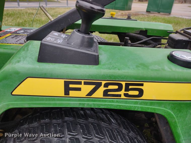 image for item MD9503 John Deere F725  lawn mower