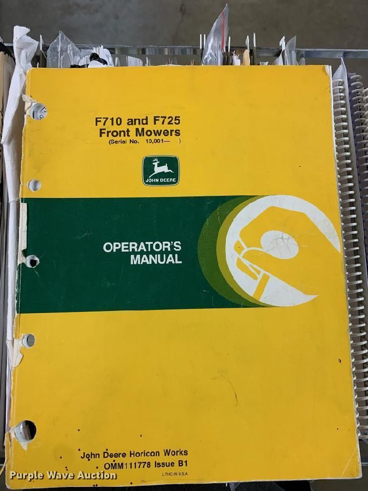 image for item MD9503 John Deere F725  lawn mower