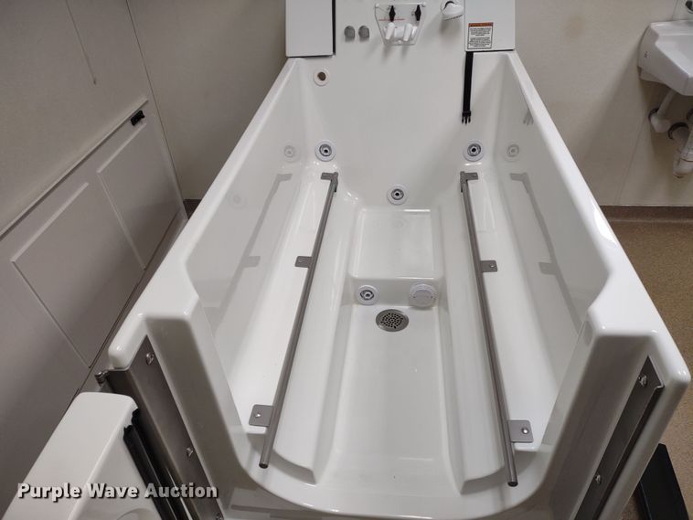 image for item MD9508 Apollo 200348  bath tub