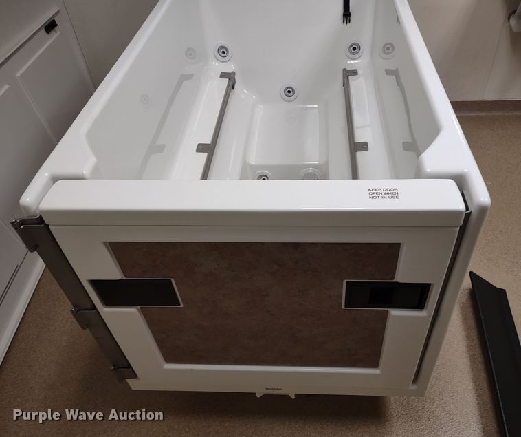 image for item MD9508 Apollo 200348  bath tub