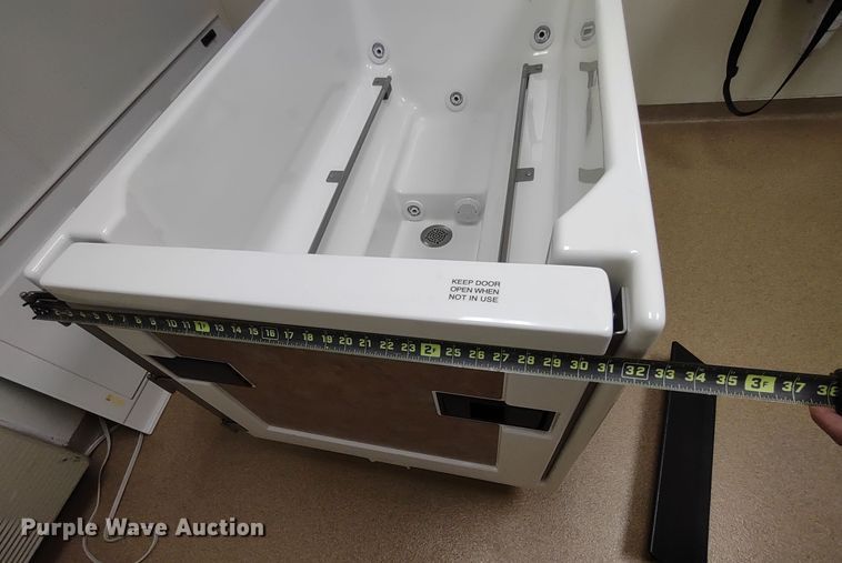 image for item MD9508 Apollo 200348  bath tub