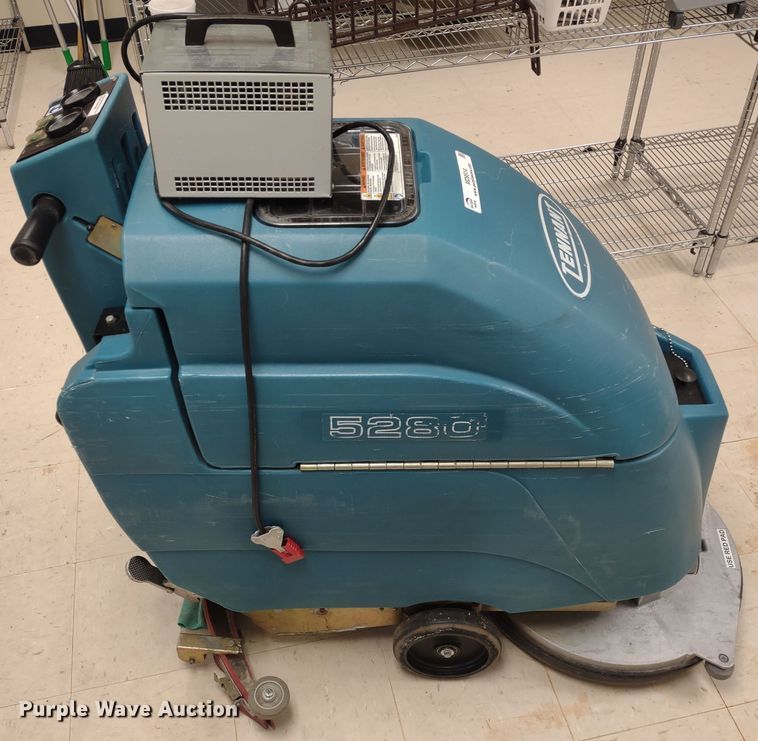 image for item MD9514 Tennant 5280  floor scrubber
