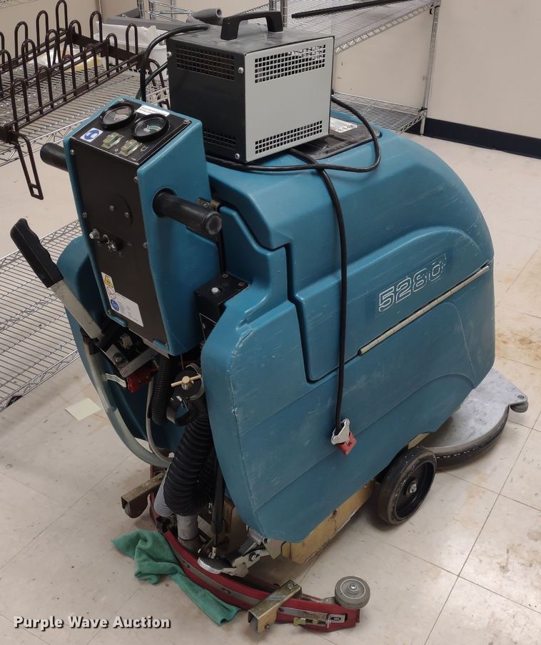 image for item MD9514 Tennant 5280  floor scrubber