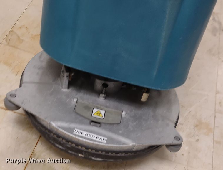 image for item MD9514 Tennant 5280  floor scrubber