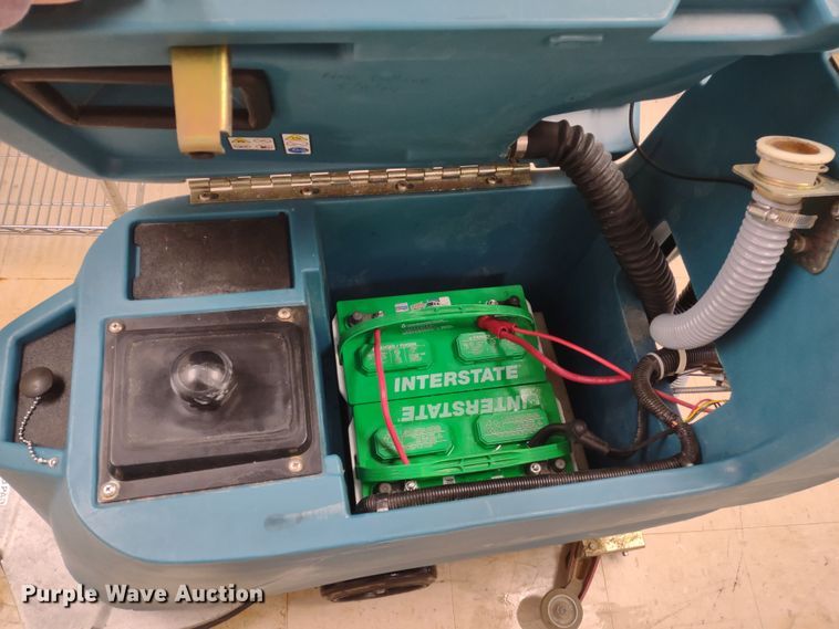 image for item MD9514 Tennant 5280  floor scrubber