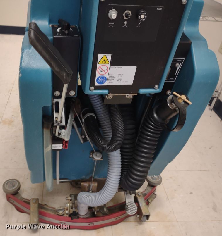 image for item MD9514 Tennant 5280  floor scrubber