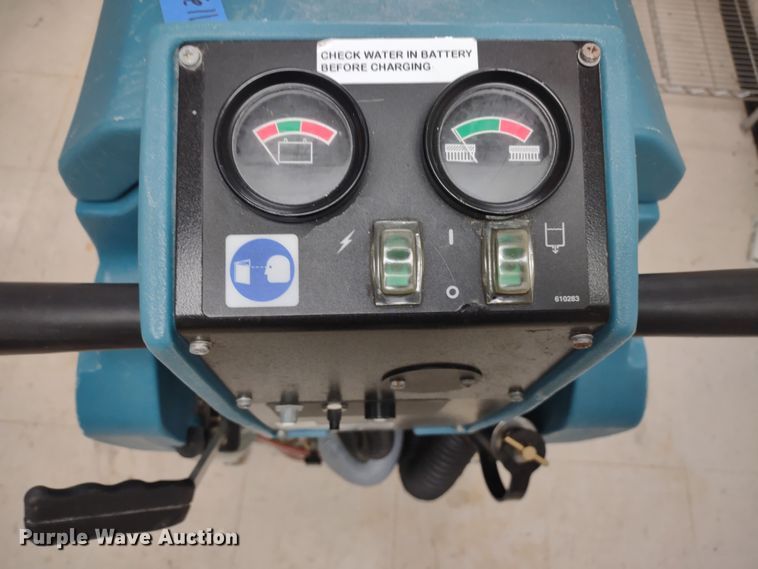 image for item MD9514 Tennant 5280  floor scrubber