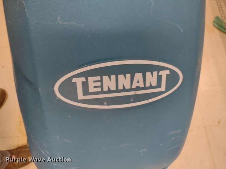 image for item MD9514 Tennant 5280  floor scrubber