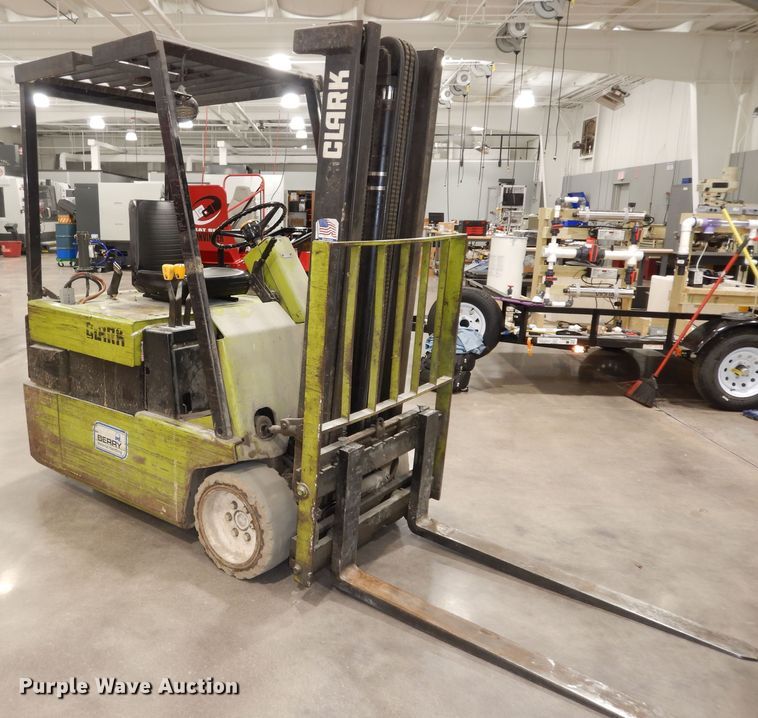 image for item MI9304 Clark TM20  forklift