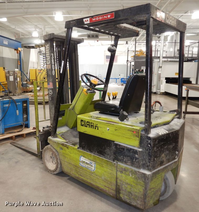 image for item MI9304 Clark TM20  forklift