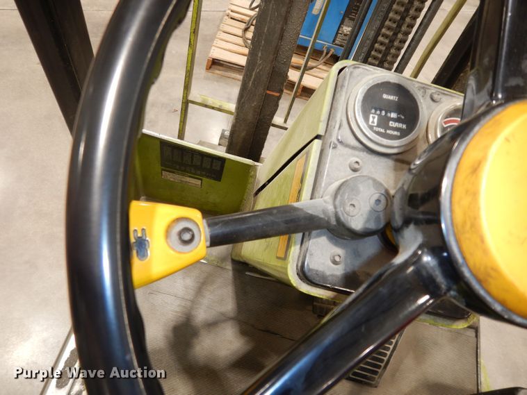 image for item MI9304 Clark TM20  forklift