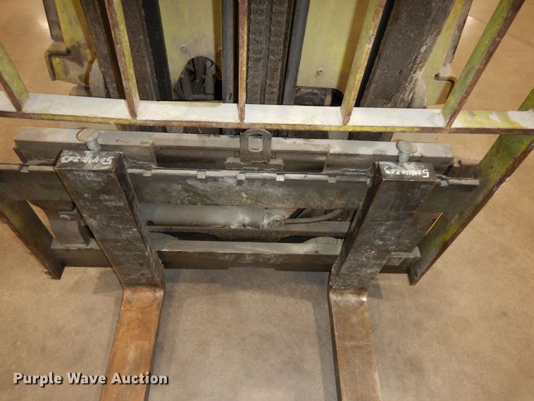 image for item MI9304 Clark TM20  forklift