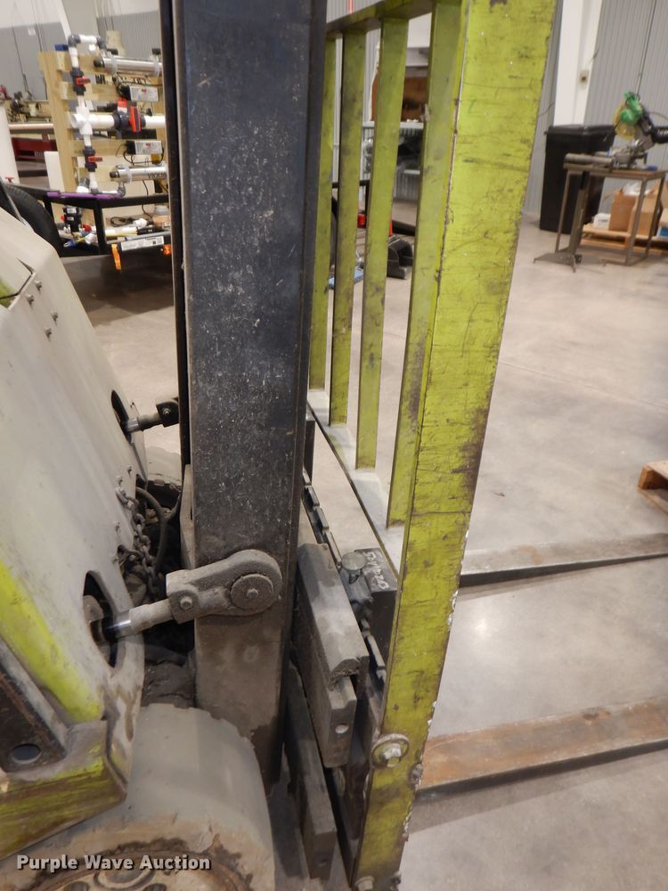 image for item MI9304 Clark TM20  forklift