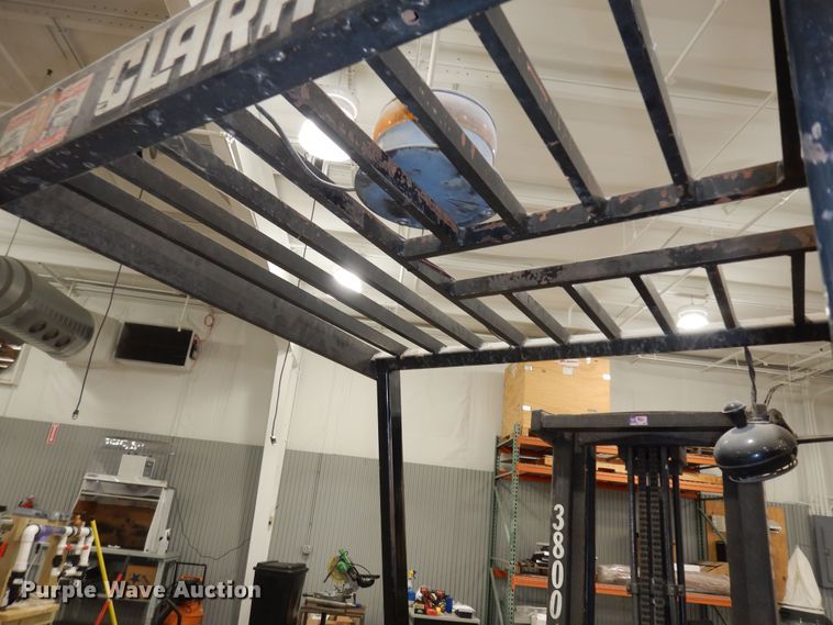 image for item MI9304 Clark TM20  forklift