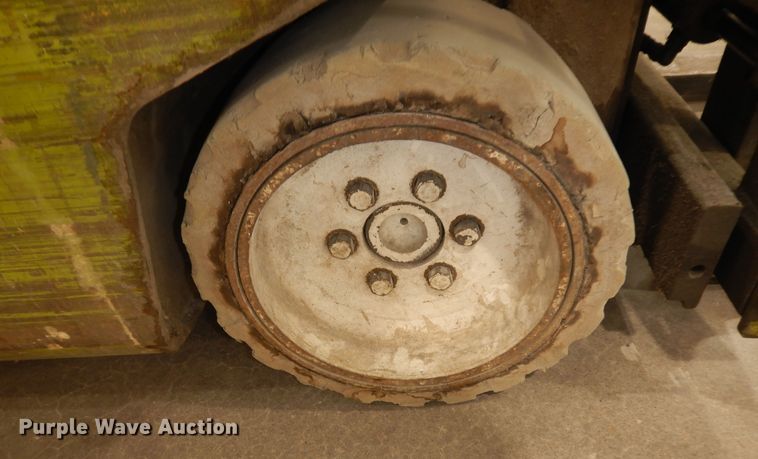 image for item MI9304 Clark TM20  forklift