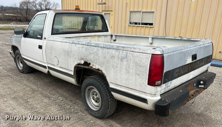 image for item MM9279 1990 Chevrolet Cheyenne 1500  pickup truck