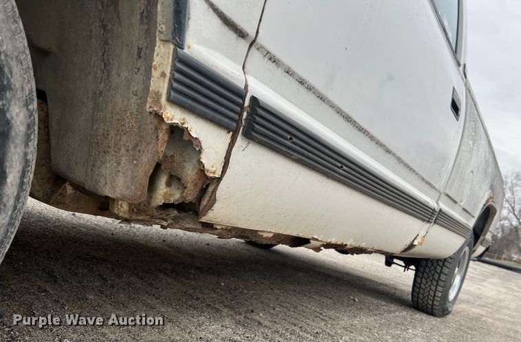 image for item MM9279 1990 Chevrolet Cheyenne 1500  pickup truck