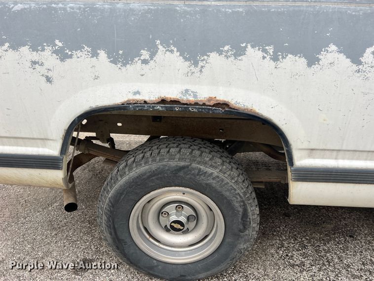 image for item MM9279 1990 Chevrolet Cheyenne 1500  pickup truck