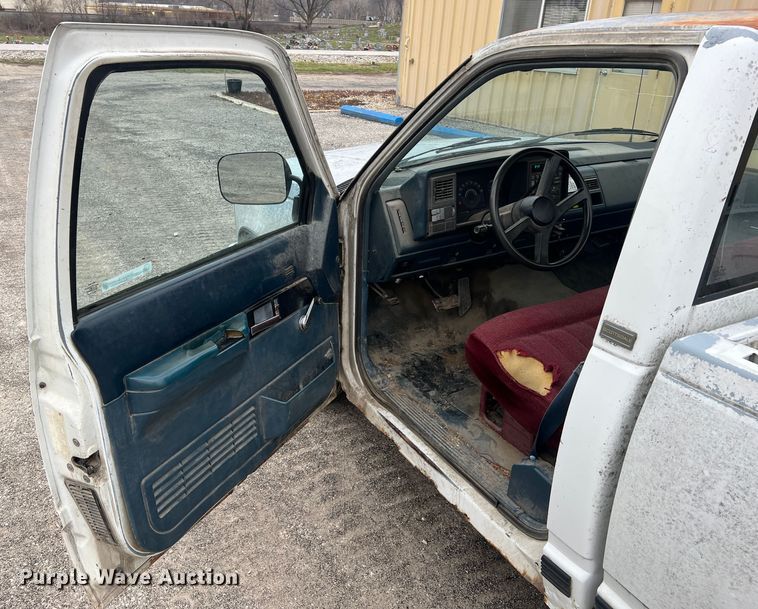 image for item MM9279 1990 Chevrolet Cheyenne 1500  pickup truck